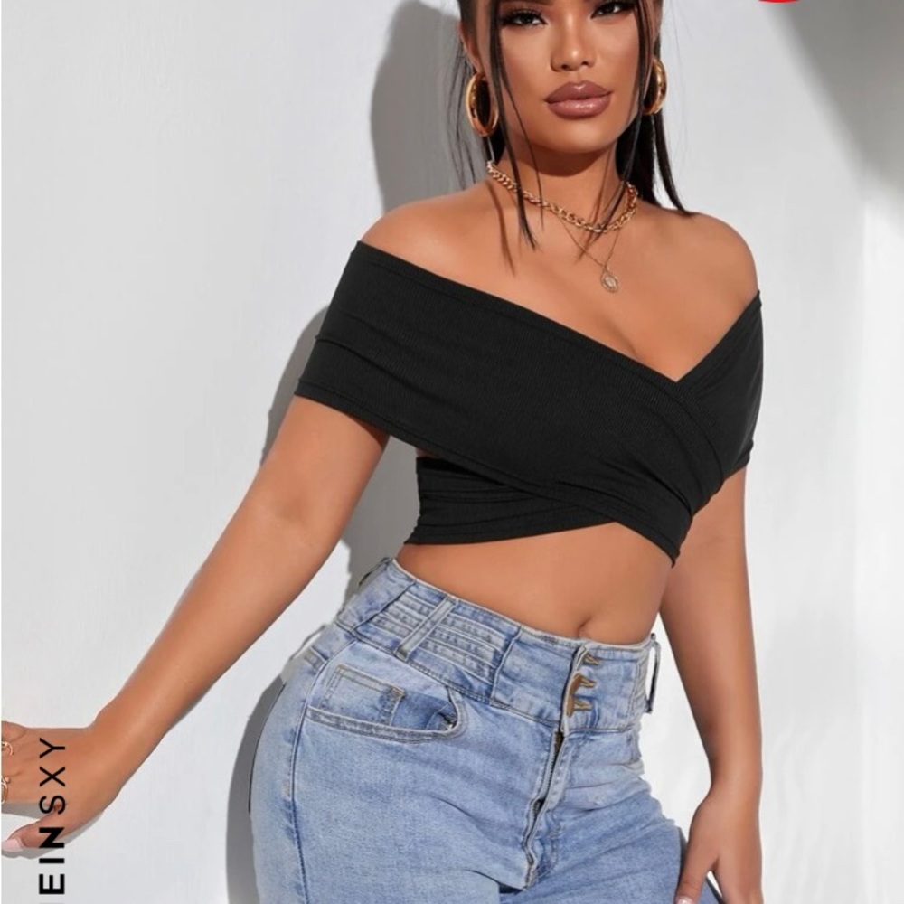 SHEIN Black cross crop top - Picture 2 of 3